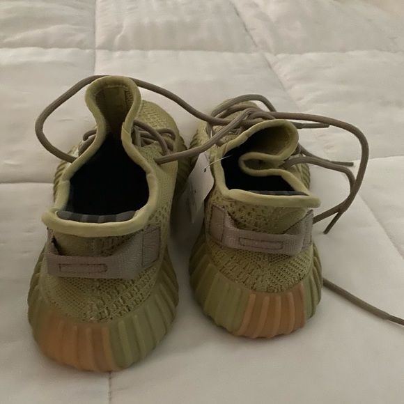 350 Yeezy Boost - Picture 6 of 6